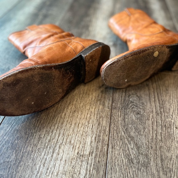 Frye Paige Short Riding Boot - Women’s size 6 1/2 B in Camel color - Picture 3 of 3